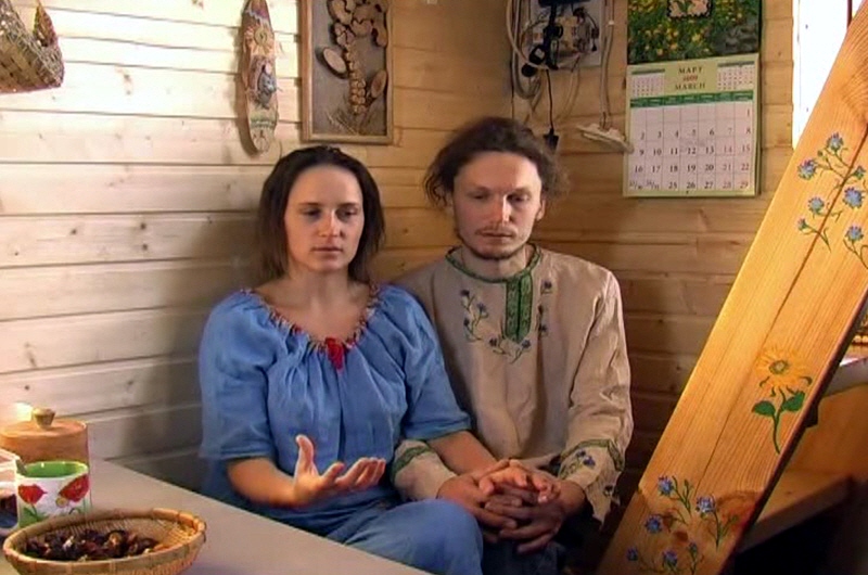 Виталий и Мария Дьяченко поселенцы родового поселения Милёнки Калужской области