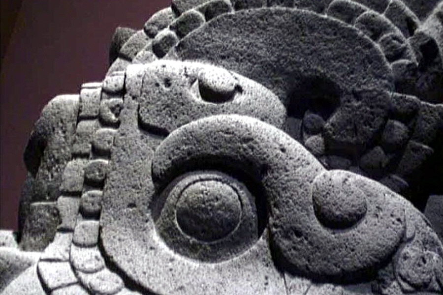 В угоду чему искажались древние майянские предания